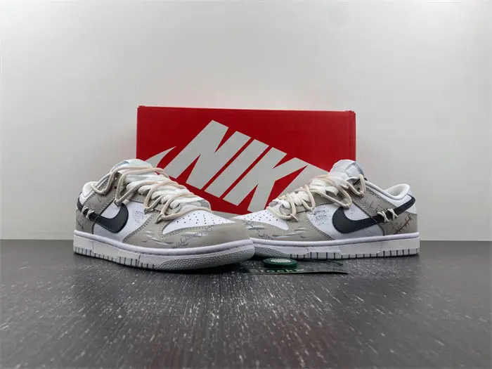 Nike Dunk Low 
