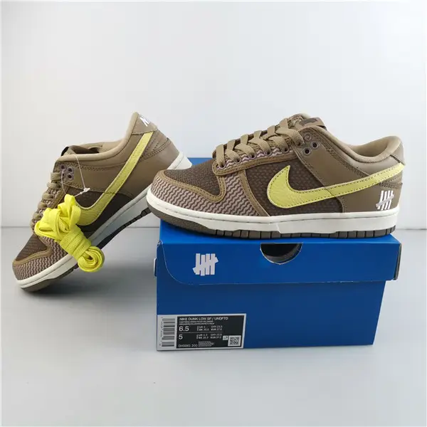 Nike Dunk Low SP UNDEFEATED Canteen Dunk vs. AF1 Pack 