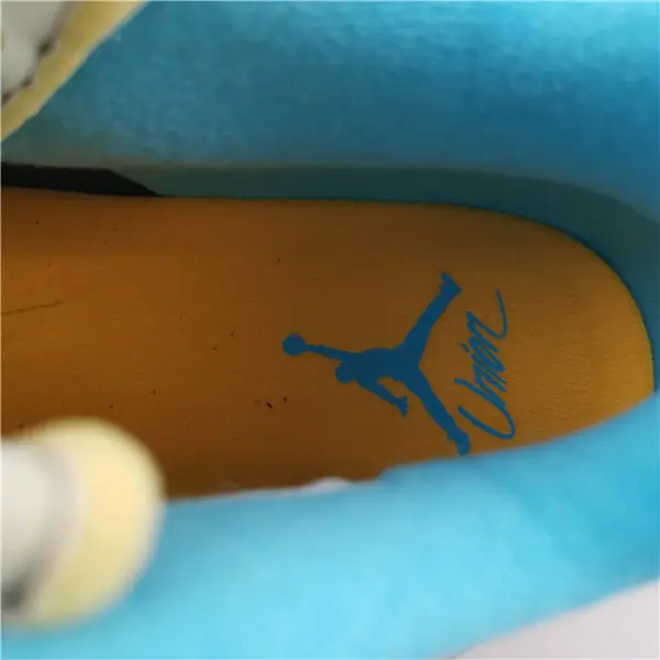 AIR JORDAN 4 RETRO 