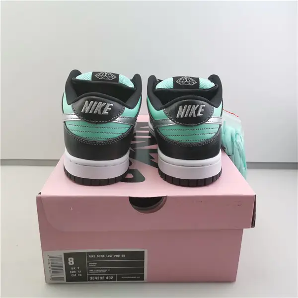 Nike Dunk SB Low Diamond Supply 