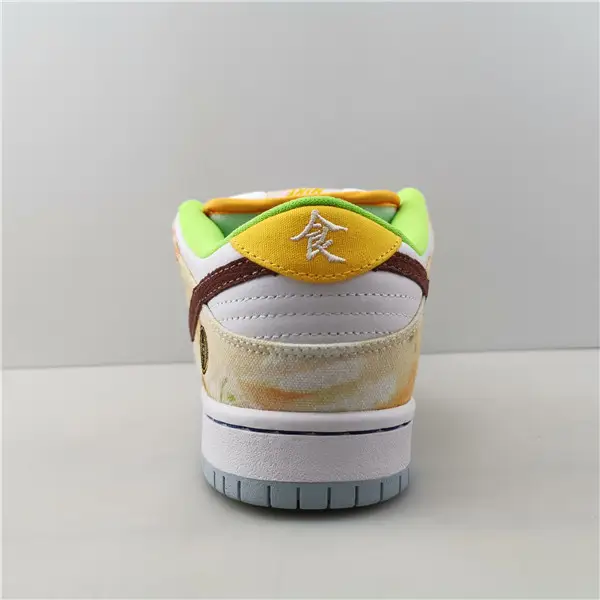 NIKE SB DUNK LOW 