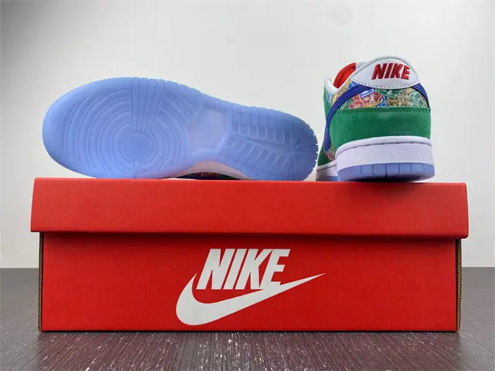 Nike Dunk Low Foam Finger 