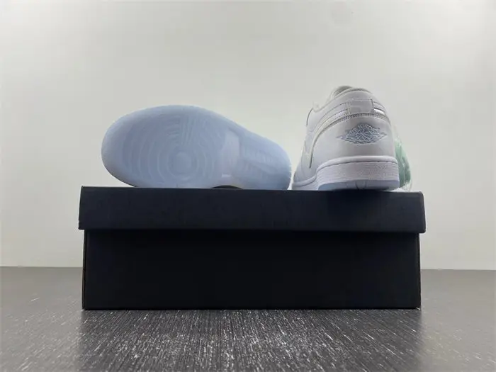Air Jordan 1 Low 