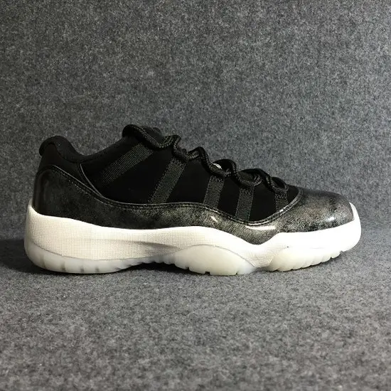 Air Jordan 11 Retro Low Black Silver 