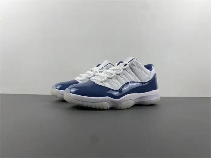 Air Jordan 11 Low white 