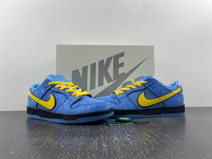 The Powerpuff Girls x Nike SB Dunk Low 
