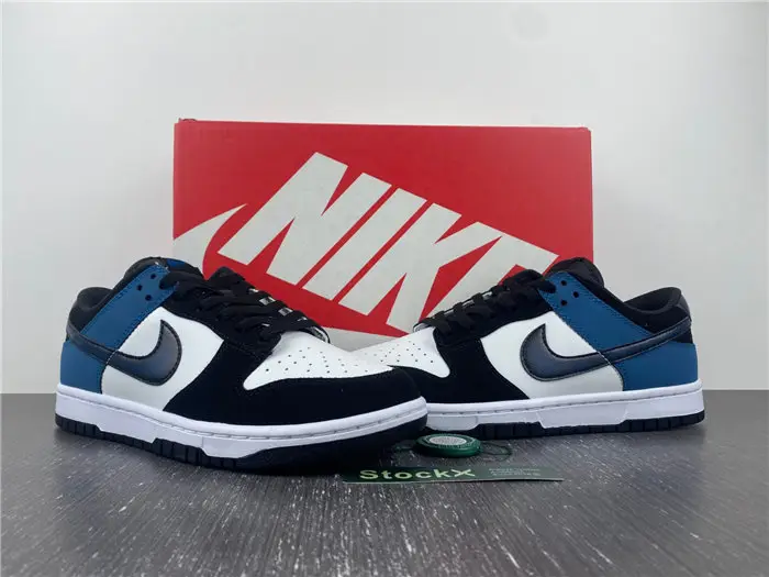 Nike Dunk Low 