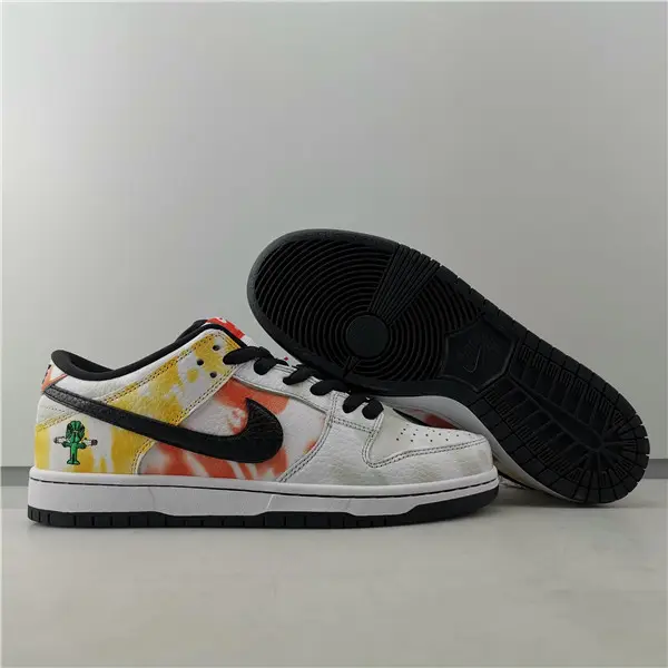 NIKE SB DUNK LOW 