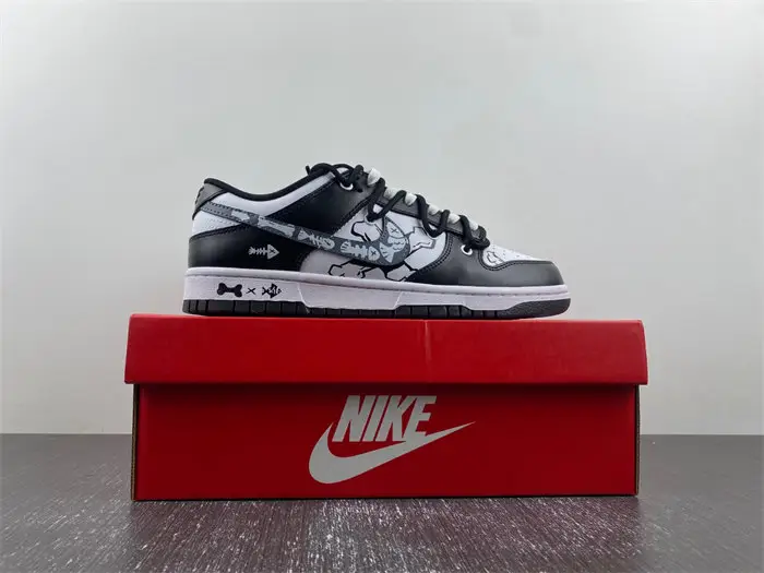 Nike Dunk Low 