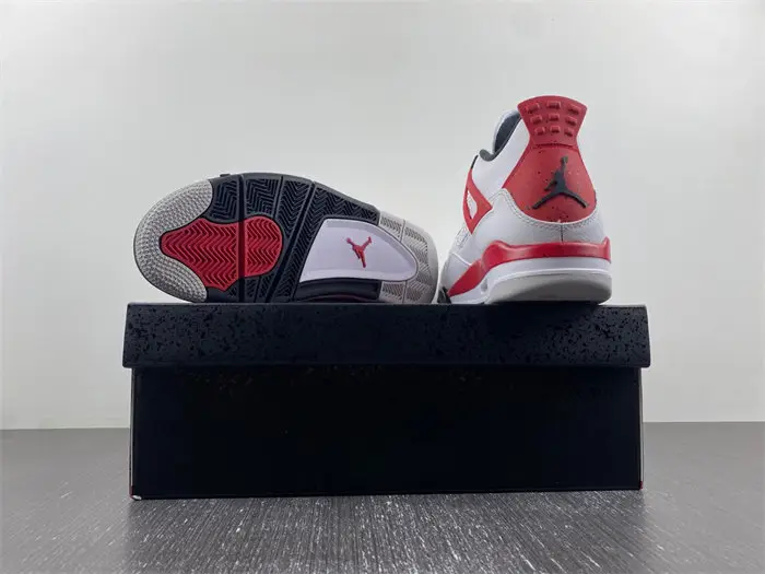 Air Jordan 4 