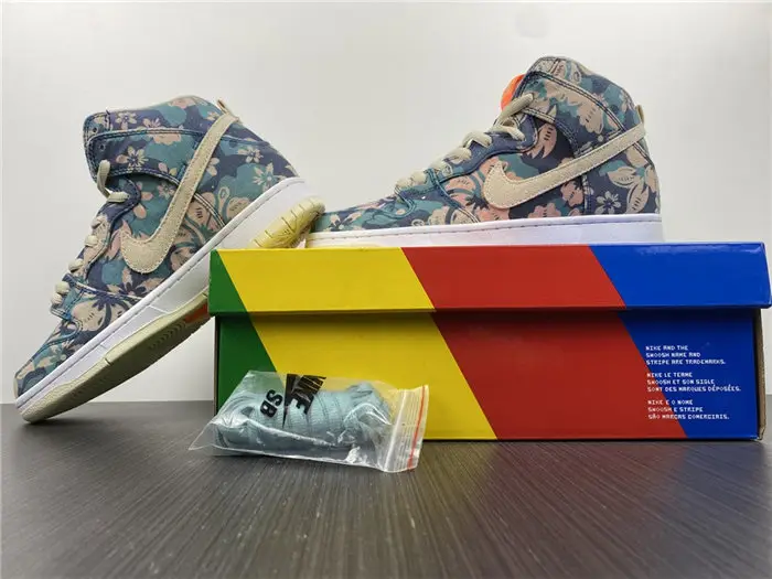 Nike SB Dunk High 