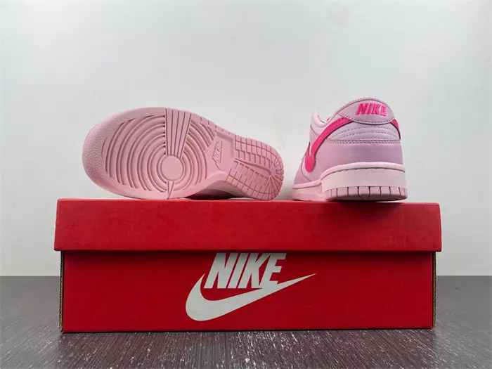 Nike Dunk Low GS Triple Pin 