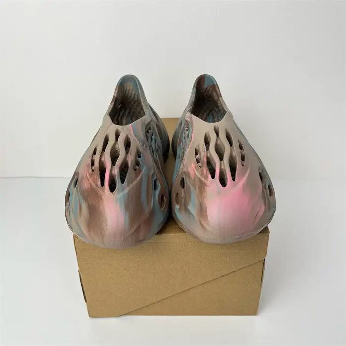 adidas Yeezy Foam RNNR MX Sand Grey 