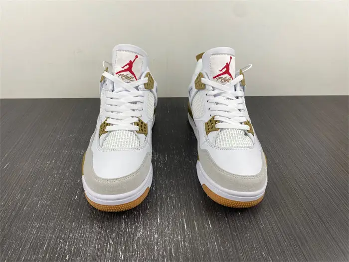 Nike SB x Air Jordan 4 