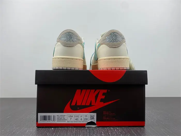 Travis Scott x Air Jordan 1 Low 