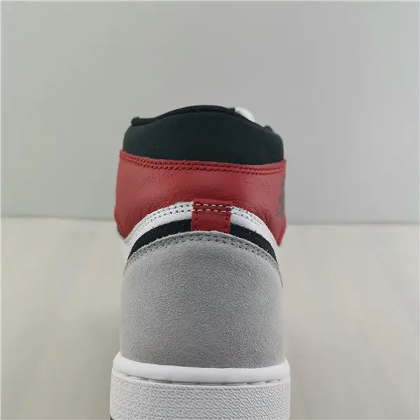 Jordan 1 Retro High Light Smoke Grey 