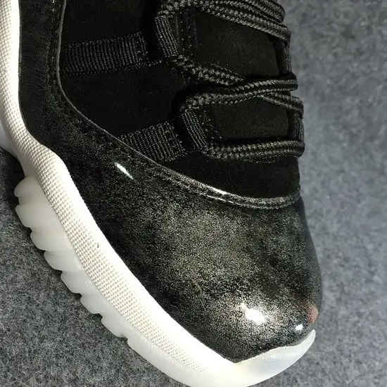 Air Jordan 11 Retro Low Black Silver 