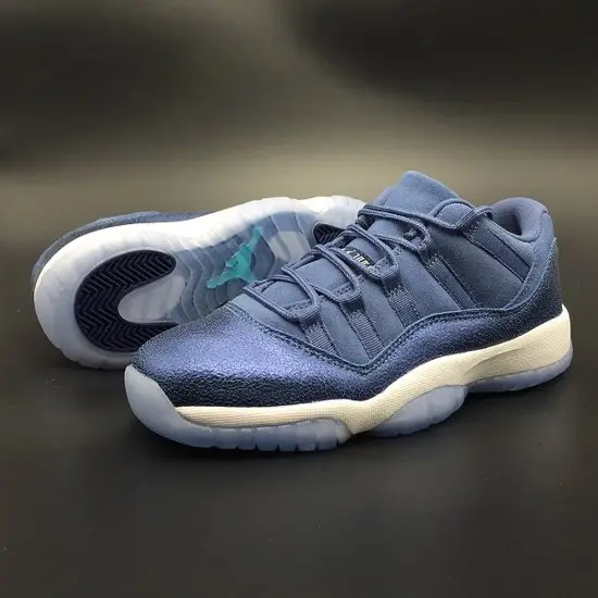 Air Jordan 11 Low GS 'Blue Moon' 