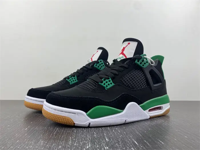 Nike SB x Air Jordan 4 