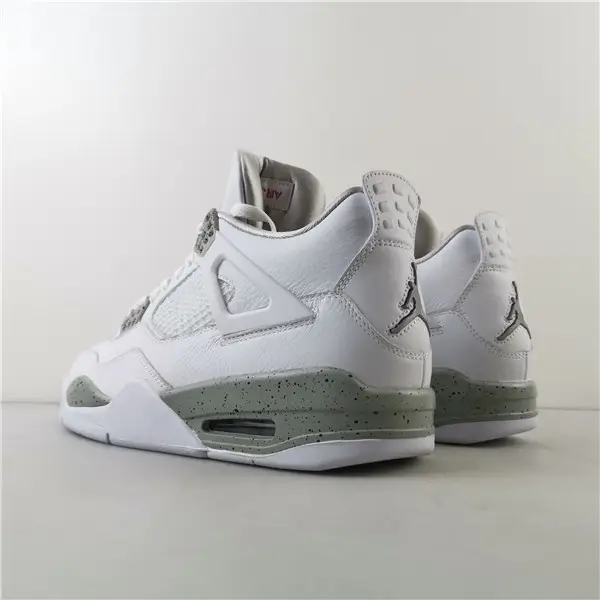 AIR JORDAN 4 