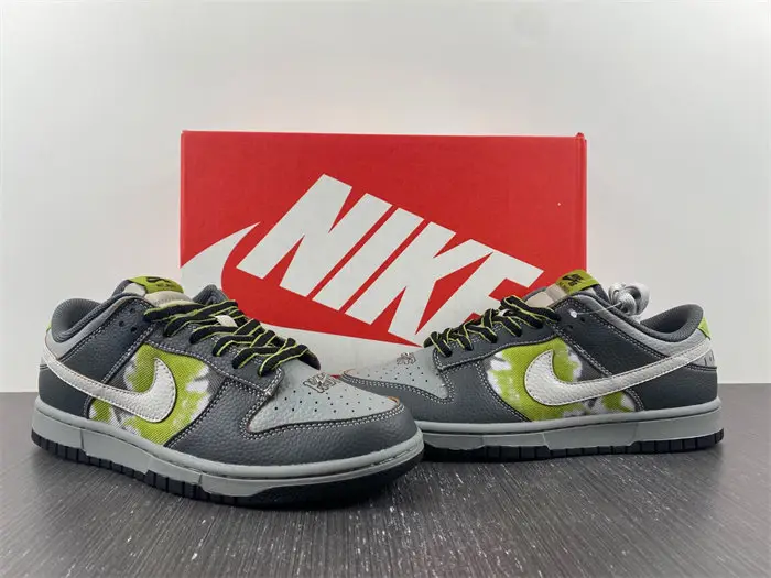 Nike SB Dunk Low HUF Wait 