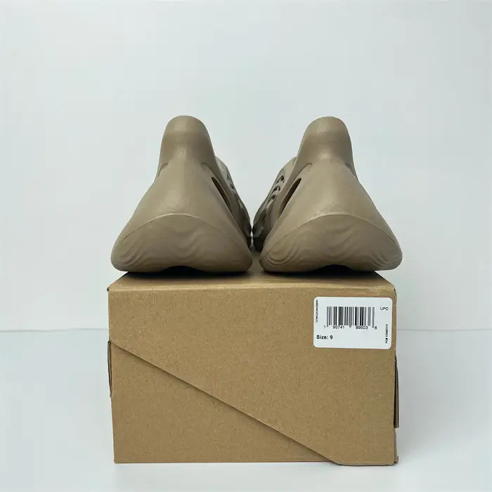 adidas Yeezy Foam RNNR Mist 