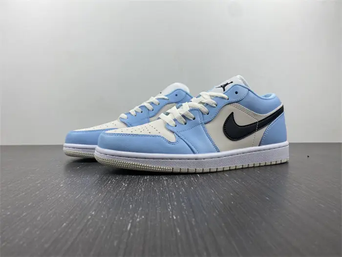 Air Jordan 1 Low 