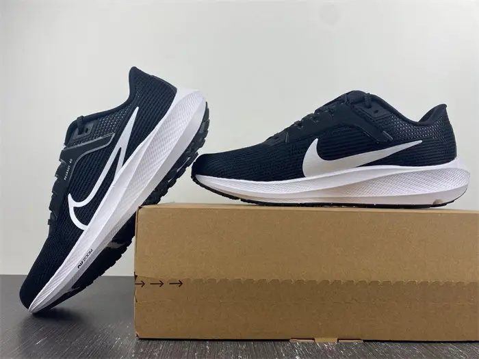 NIKE AIR ZOOM PEGASUS 40 