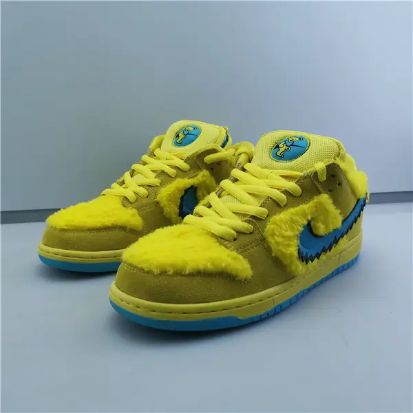 NIKE SB DUNK LOW 