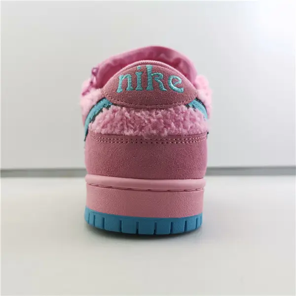 GRATEFUL DEAD X NIKE SB DUNK LOW 