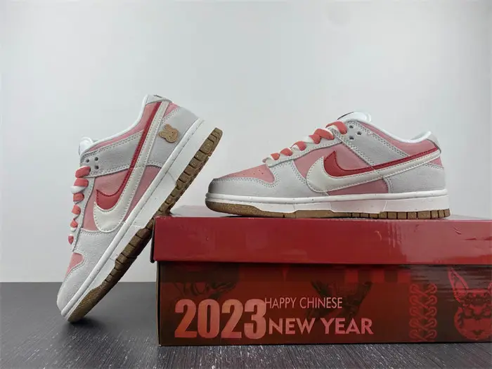 Nike Dunk Low SE 