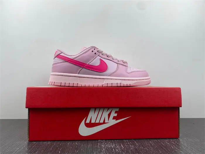 Nike Dunk Low GS Triple Pin 
