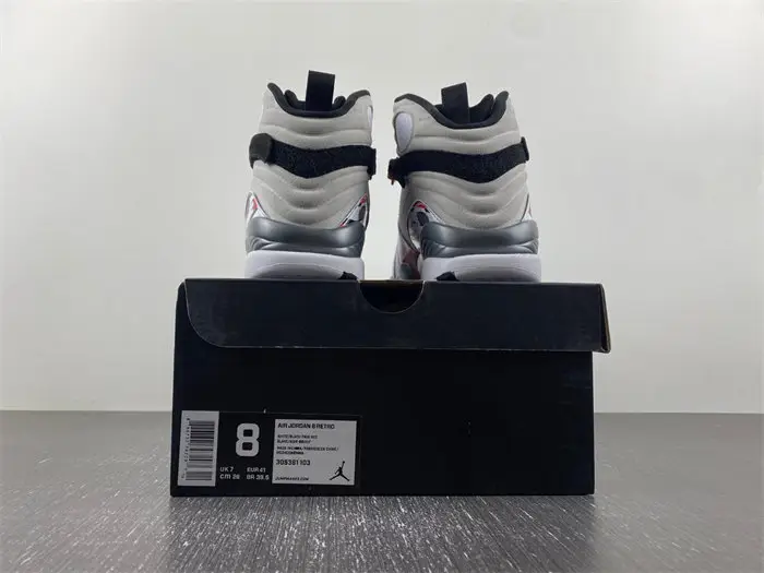 Jordan 8 Retro Bugs Bunny 