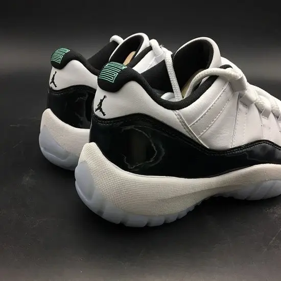 Air Jordan 11 Low 