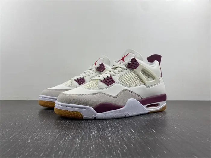 SB x Jordan 4 