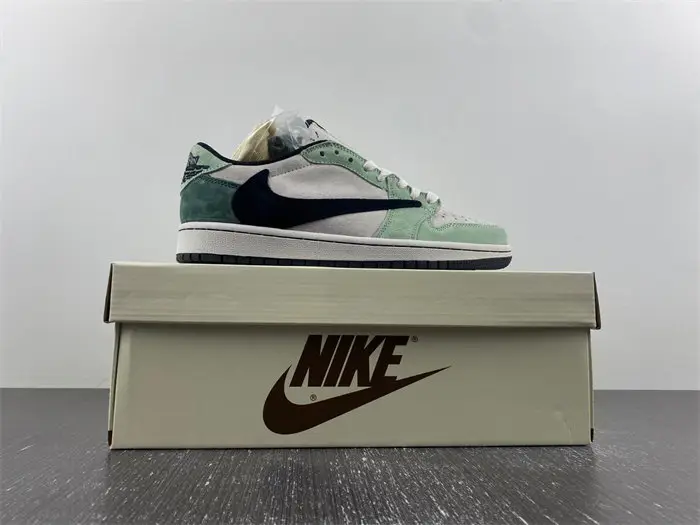 Travis Scott x Air Jordan 1 Low 