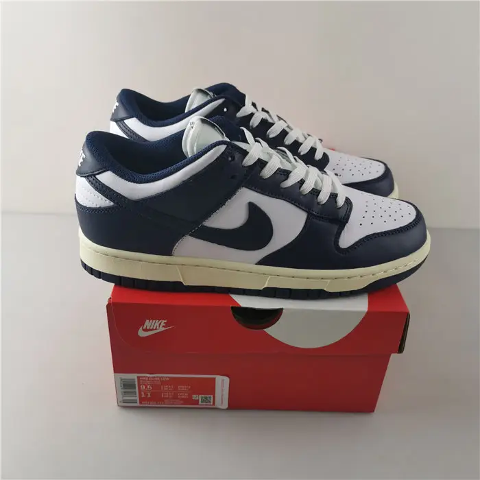 Nike Dunk Low 