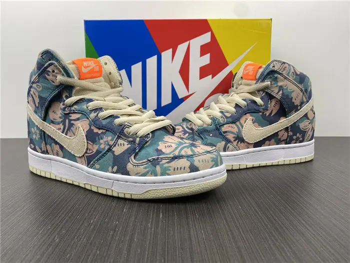 Nike SB Dunk High 