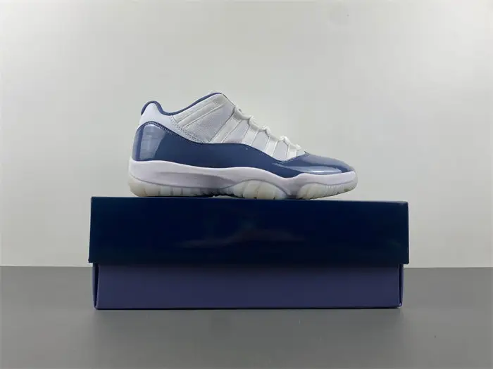 Air Jordan 11 Low white 