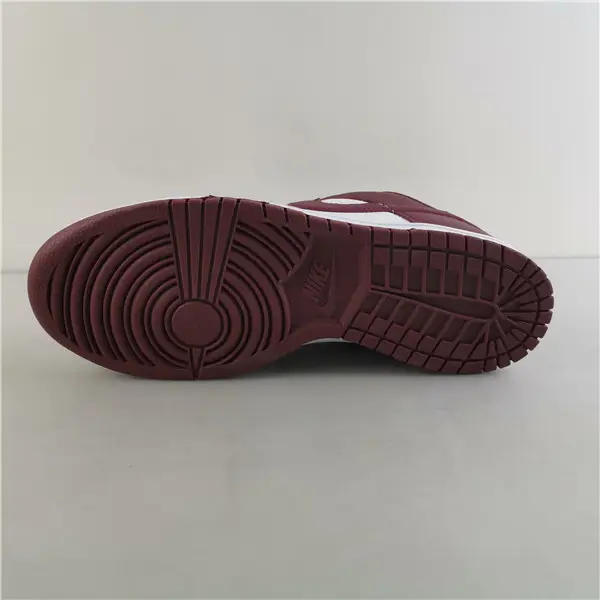 Nike Dunk Low Bordeaux (W) 
