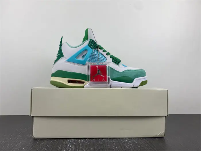 Air Jordan 4 PE 