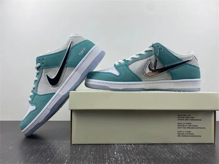 Dunk SDCAI*NIKE SB Low 