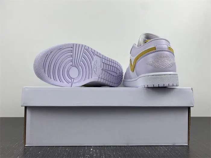 AIR JORDAN 1 LOW 