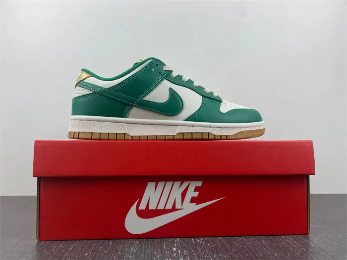 Nike Dunk Low Malachite University Gold 