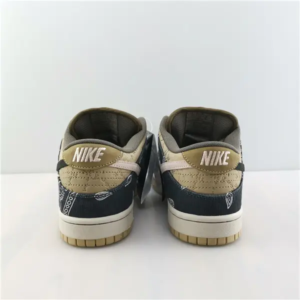 Nike SB Dunk Low Travis Scott 