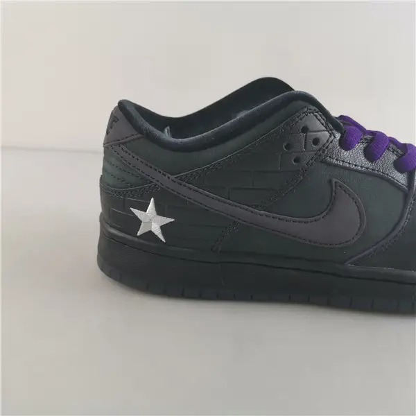 Familia x Nike SB Dunk Low First Avenue K 