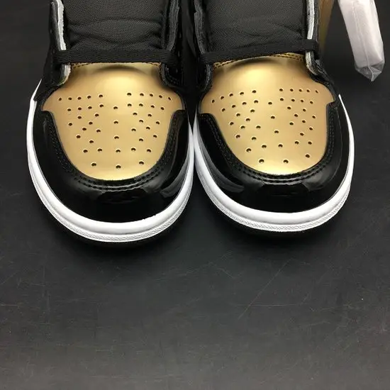 GOAT Air Jordan 1 Gold Toe 