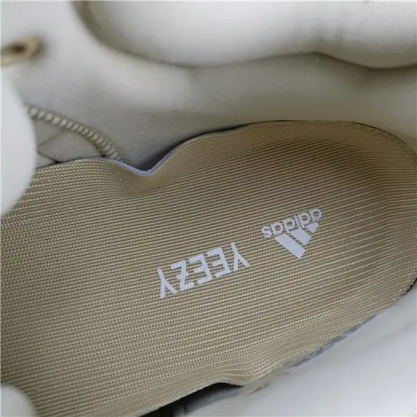 YEEZY BOOST 700 'MAGNET' 