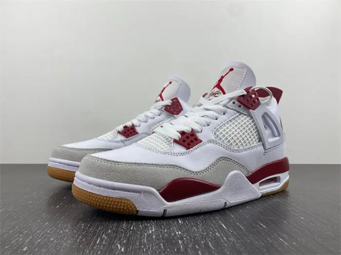 Nike SB x Air Jordan 4 