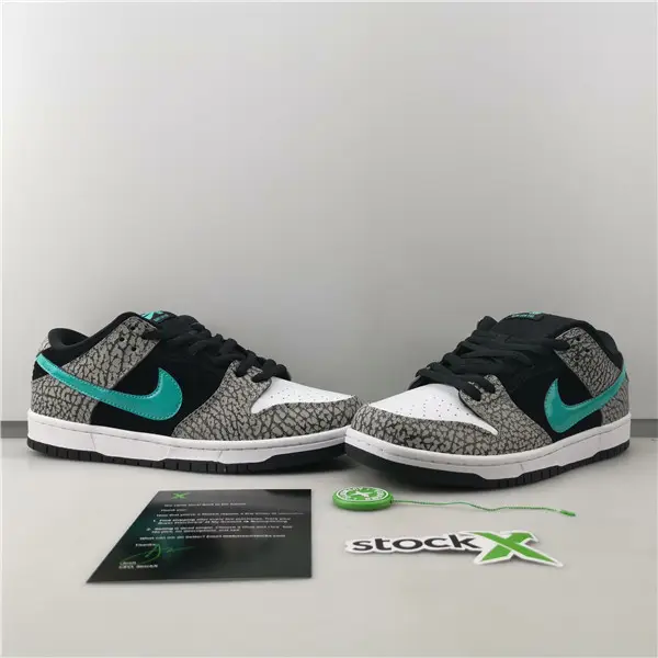 NIKE SB DUNK LOW 